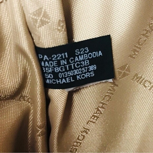 New! Michael Kors Jet Set Monogram Leather Vanilla Large Camera Crossbody Bag - Picture 14 of 16